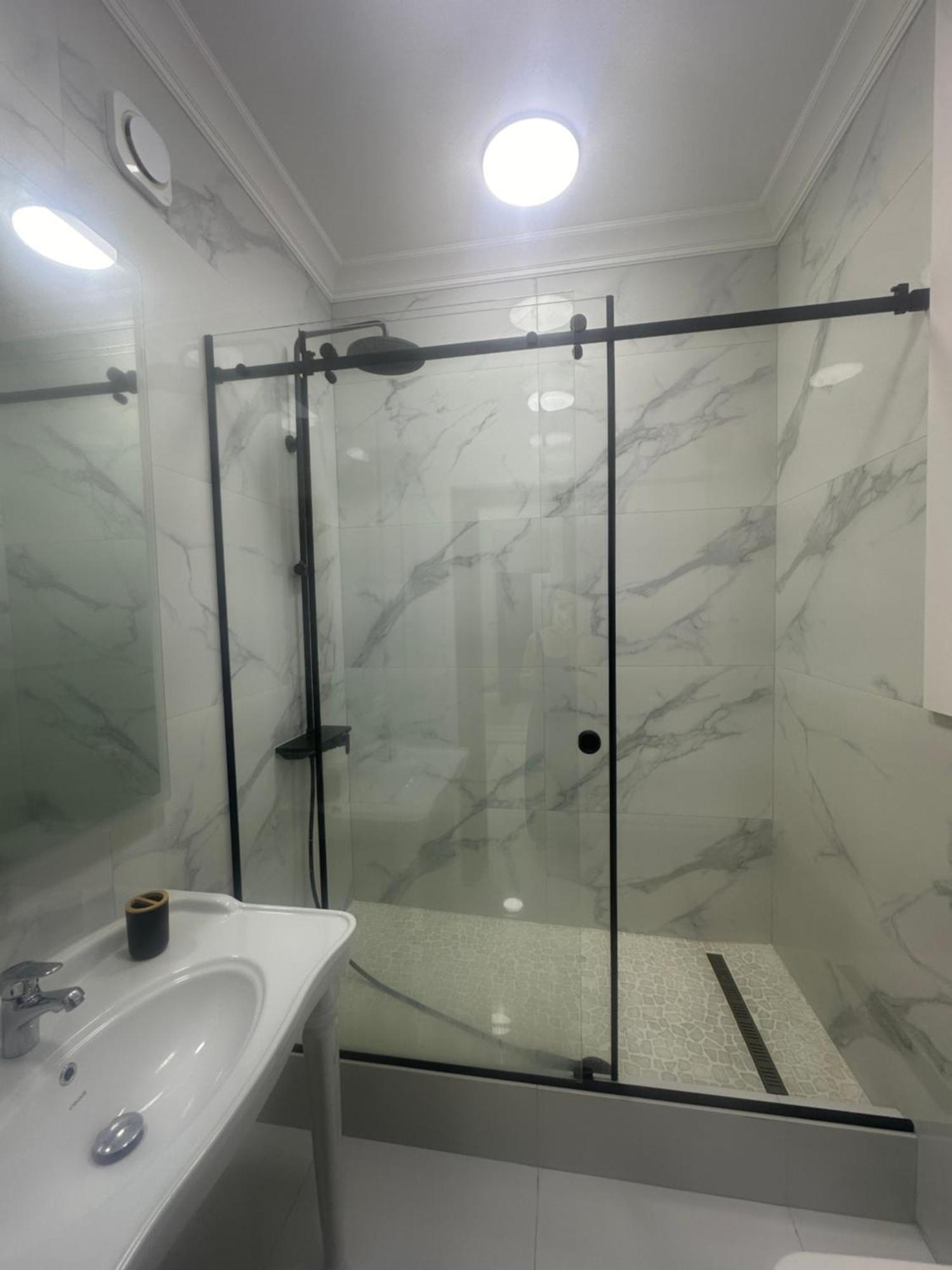 Comfortable Apartment In Central Of Almaty Luaran gambar